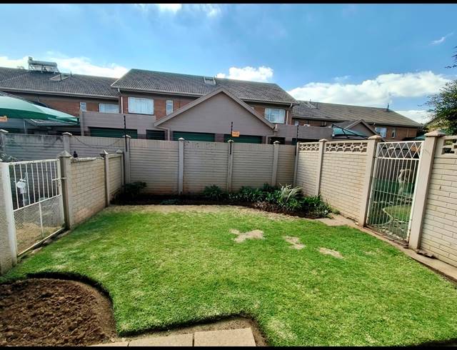 2 BEDROOM APARTMENT TO LET IN THREE RIVERS PROPER